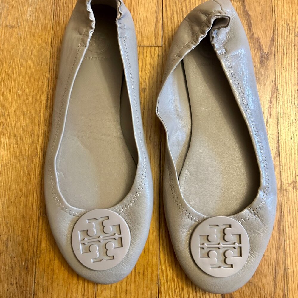 Tory Burch Travel Minnie Ballet Flat 9 French Grey - Picture 4 of 13